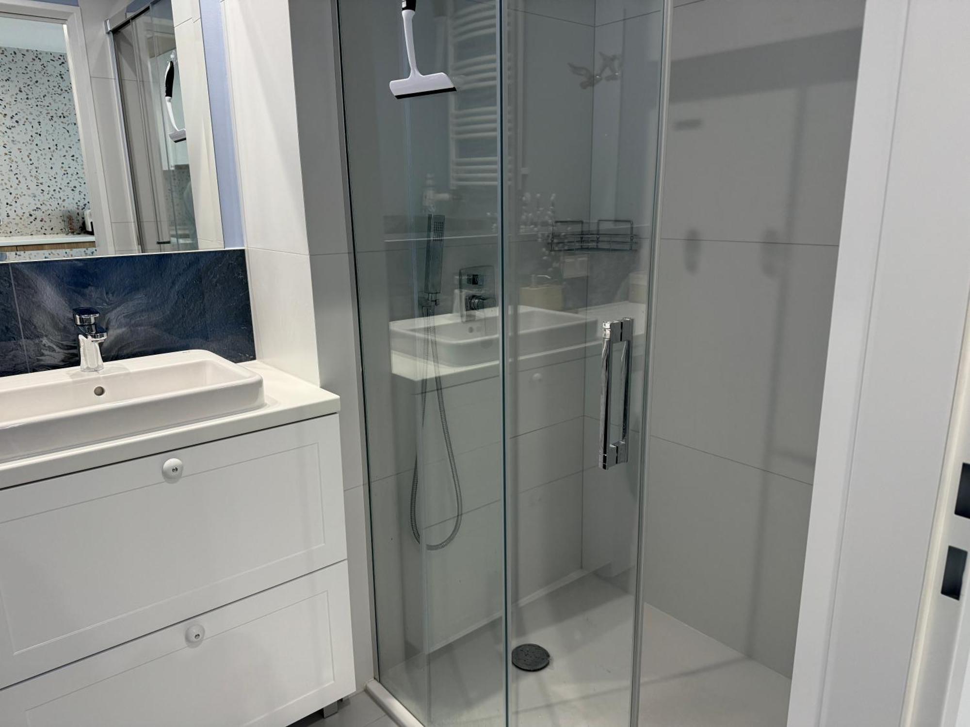 4Summer Kolobrzeg Apartamenty White Blue Sauna & Fitness & Parking 100 Metrow Do Pieknej Szerokiej Piaszczystej Plazy, Wspanialy Widok Z Duzego Tarasu! 100 Meter Zu Einem Schoenen Breiten Sandstrand, Herrliche Aussicht Von Einer Grossen Terrasse! ภายนอก รูปภาพ