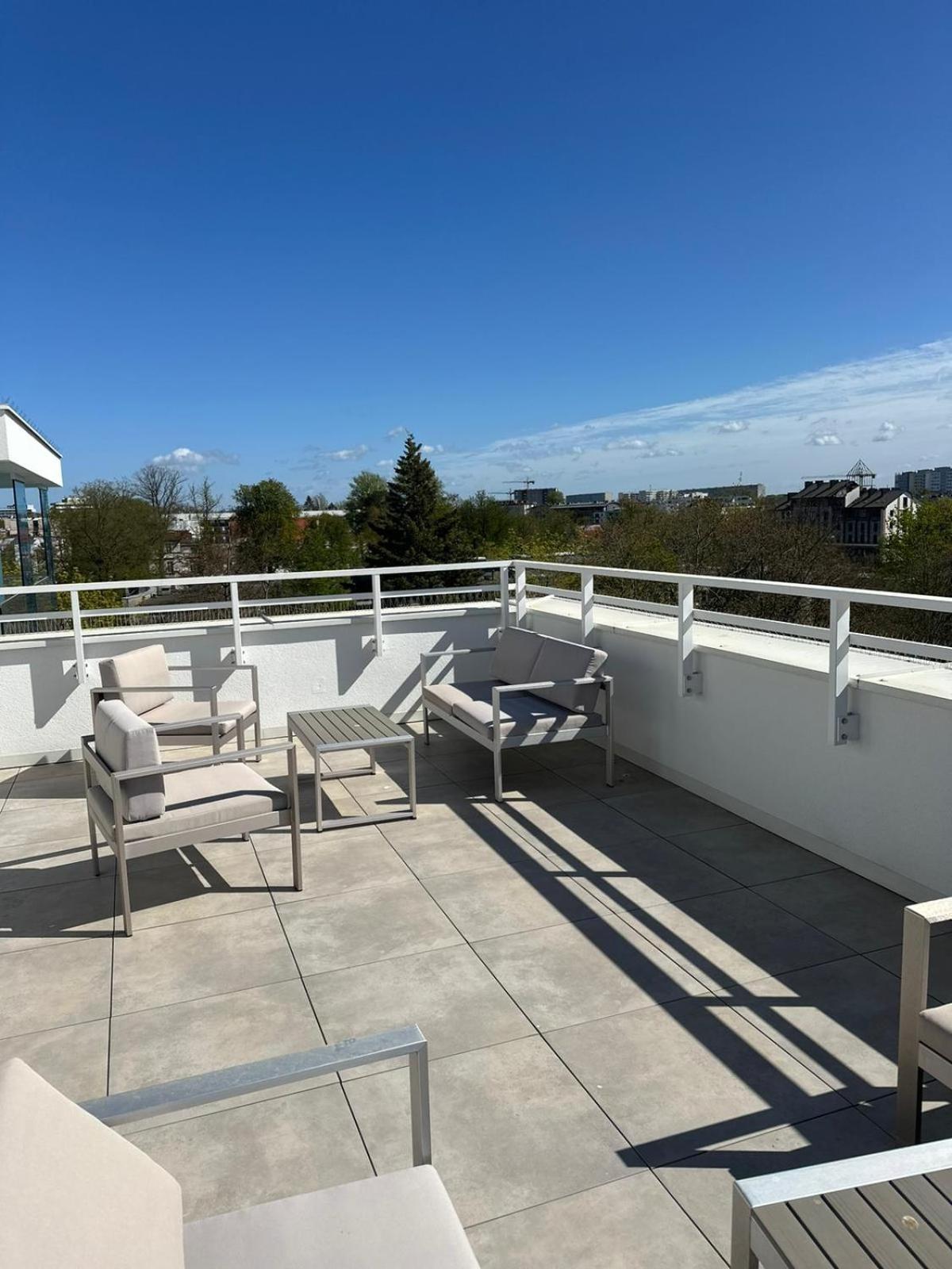 4Summer Kolobrzeg Apartamenty White Blue Sauna & Fitness & Parking 100 Metrow Do Pieknej Szerokiej Piaszczystej Plazy, Wspanialy Widok Z Duzego Tarasu! 100 Meter Zu Einem Schoenen Breiten Sandstrand, Herrliche Aussicht Von Einer Grossen Terrasse! ภายนอก รูปภาพ