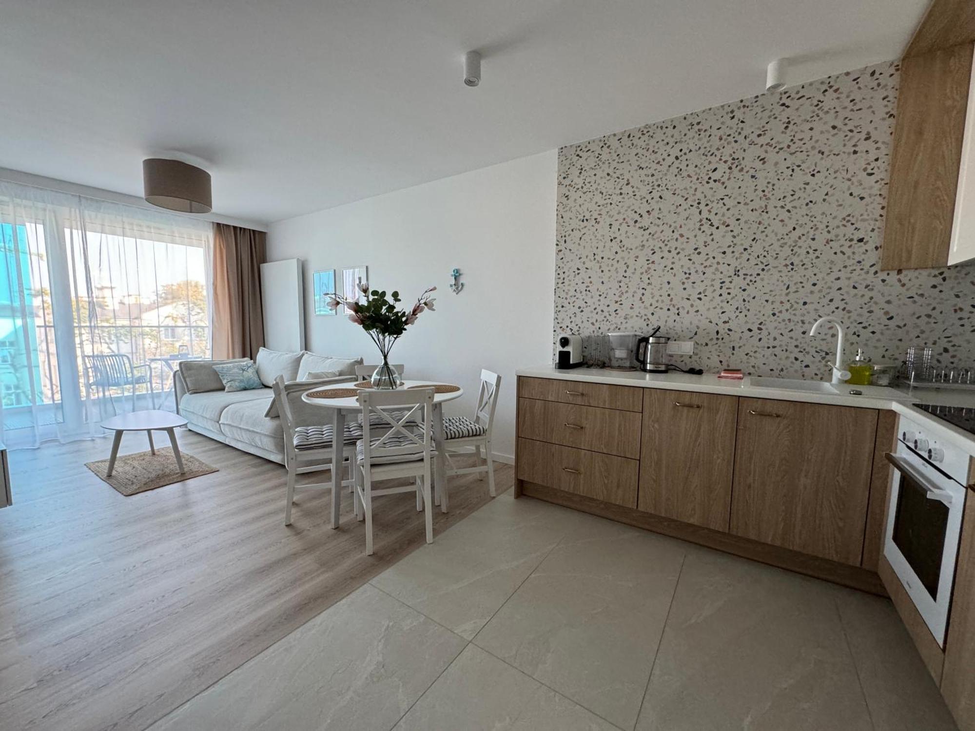 4Summer Kolobrzeg Apartamenty White Blue Sauna & Fitness & Parking 100 Metrow Do Pieknej Szerokiej Piaszczystej Plazy, Wspanialy Widok Z Duzego Tarasu! 100 Meter Zu Einem Schoenen Breiten Sandstrand, Herrliche Aussicht Von Einer Grossen Terrasse! ภายนอก รูปภาพ